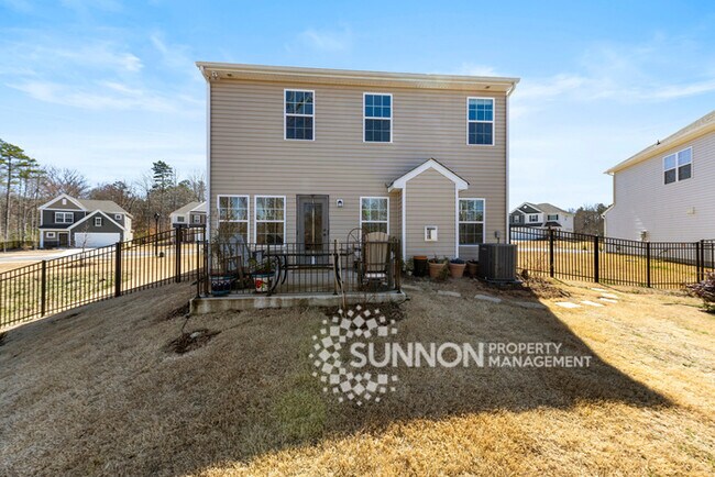 Building Photo - Spacious 4BR Home with Private Backyard Oasis