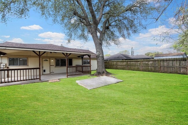 Building Photo - 14154 Whispering Palms Dr