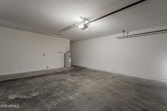 Building Photo - 4906 E Evergreen St