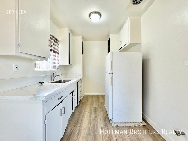 Building Photo - 5625 W Jefferson Blvd