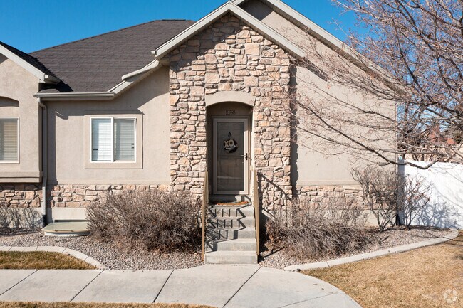 Building Photo - The Garden at South Jordan
