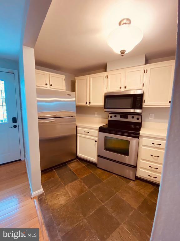 Building Photo - 6215 Cool Valley Ct