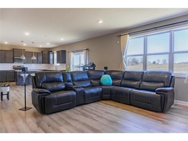 Building Photo - 1574 Edgebrook Ln