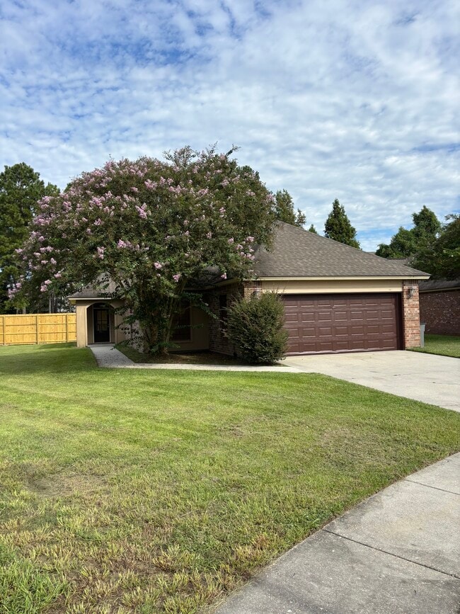 Primary Photo - 3460 Northlake Ave