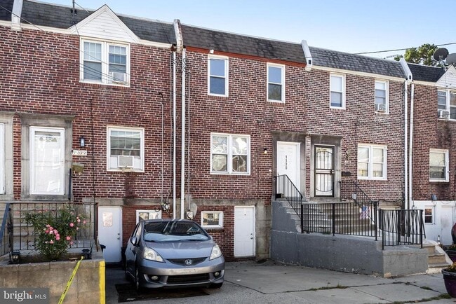 Building Photo - 1130 S Merrimac Rd