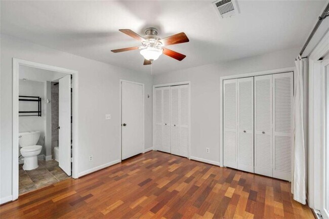 Building Photo - 654 Cleburne Terrace NE