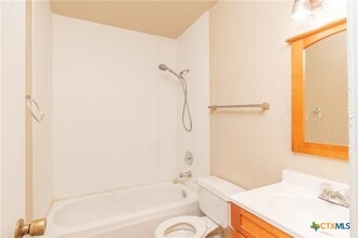 Building Photo - 1602 Benttree Dr