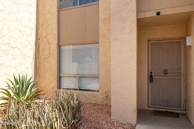 Building Photo - 3522 W Dunlap Ave