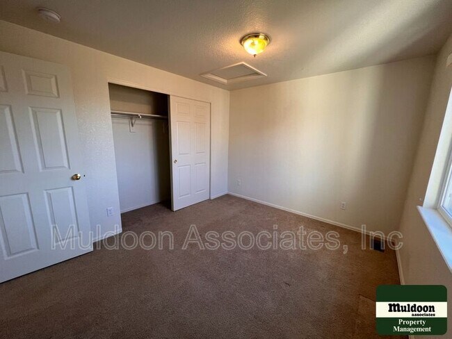 Building Photo - 5807 Poudre Way