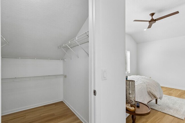 Building Photo - Steps to the Ocean! 3/3, 2198sq', Ocean View, Furnished