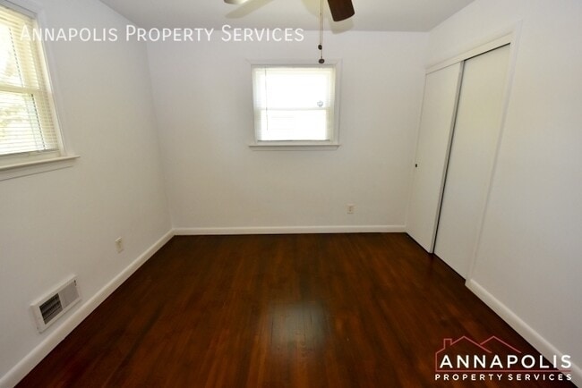 Building Photo - 757 Warren Dr