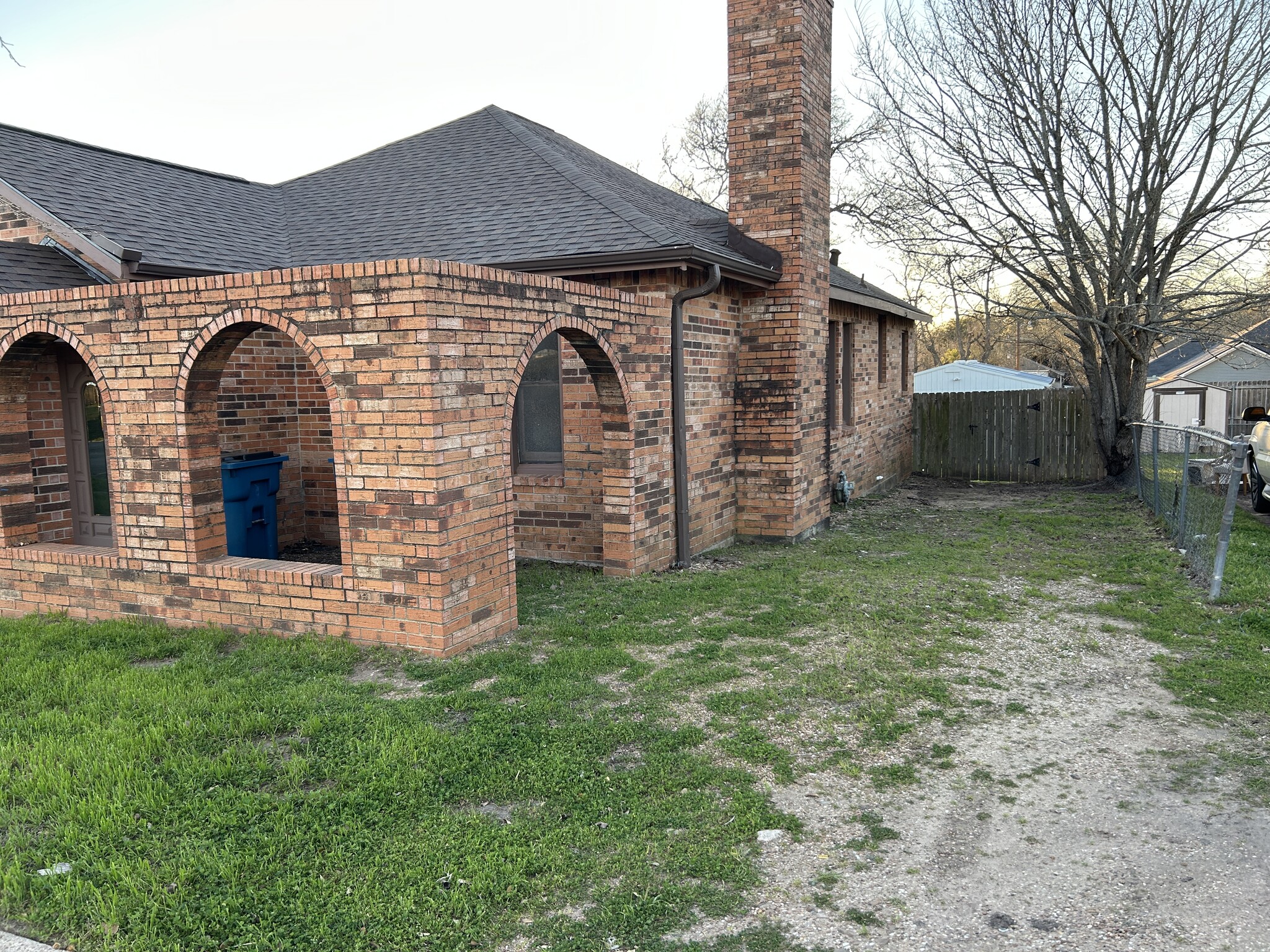 front patio area - 314 S Tesch St