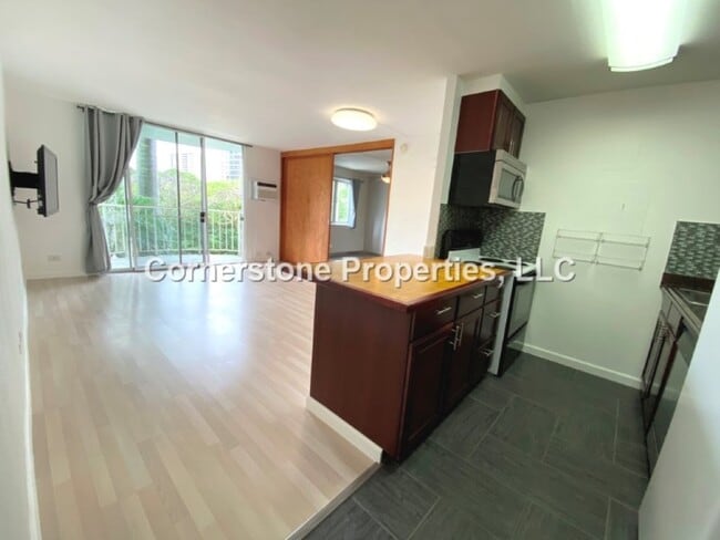 Building Photo - 98-1038-1038 Moanalua Rd