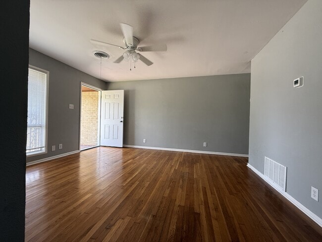 Building Photo - 1409 Metropolitan Dr