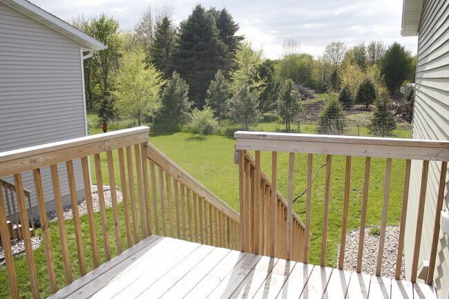 Deck - 203 Dogwood Ave