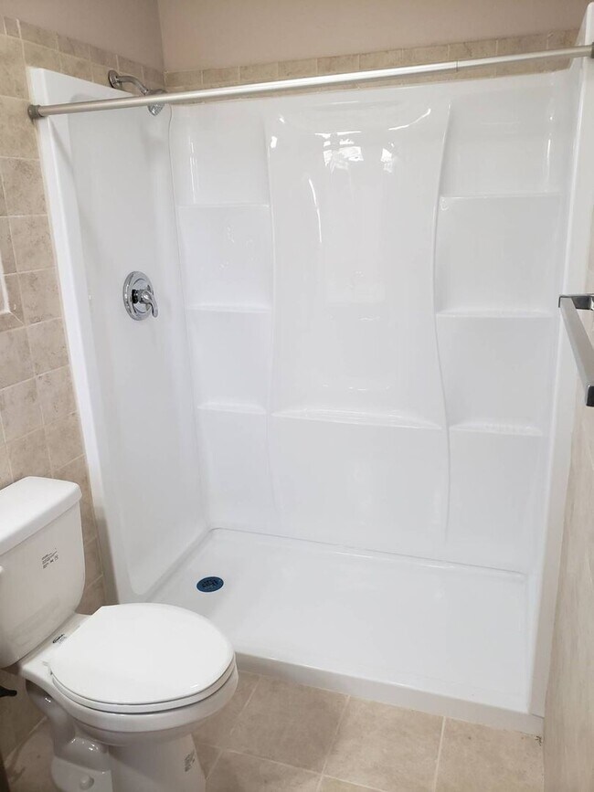 Building Photo - Charming 3Bed/2Bath Brick Home w/Bonus Office Space – Upgraded Comfort Near Martin Lake *1/2 OFF ...