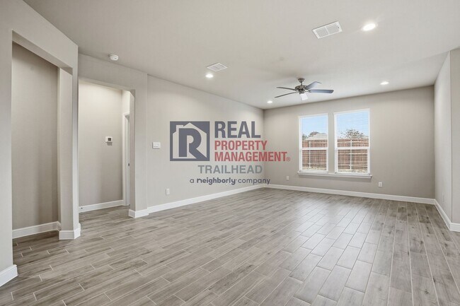 Building Photo - Well-Designed 4 Bedroom Single-Story