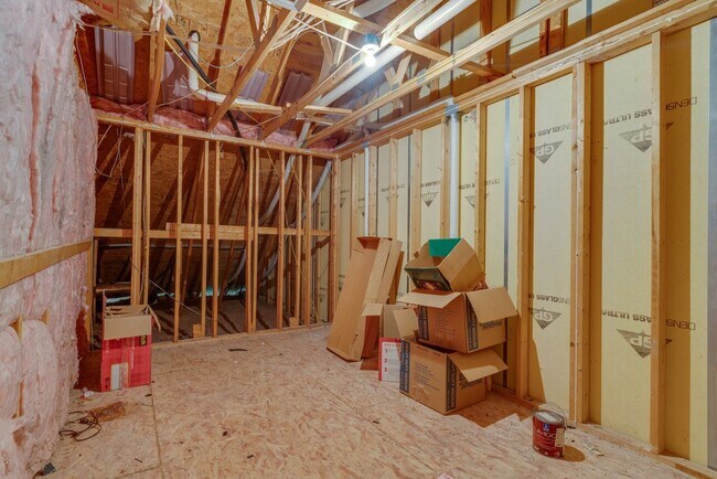 Building Photo - Beautiful 2-Bed, 2.5-Bath Townhouse in Har...