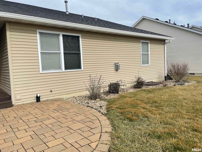 Building Photo - 700 Garvey Ln