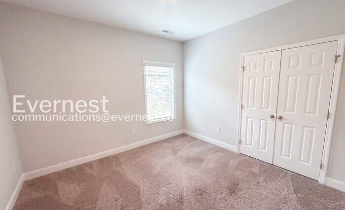 Building Photo - 169 Fall Mdw Dr