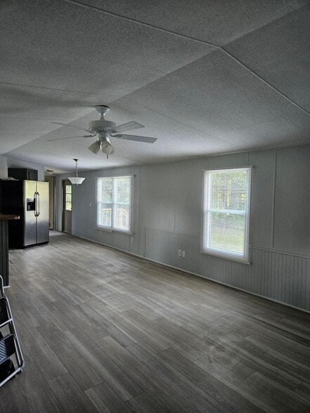 Building Photo - 935 Calvert Dr
