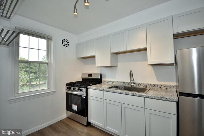 Building Photo - 1302 Belle View Blvd