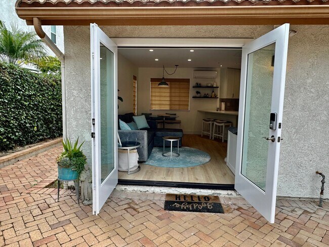 Primary Photo - 449 Villa Blanca Ct