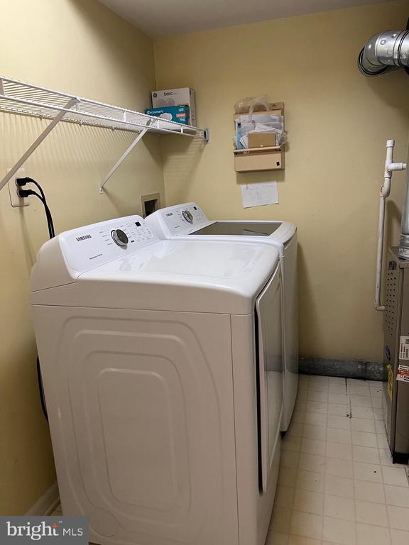 Building Photo - 53 E Shrewsbury Pl