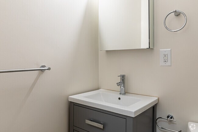 1BR, 1BA - Bathroom - Brewery Square Apartments