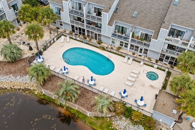 Building Photo - Fully Furnished - Seasonal or Long Term Op...
