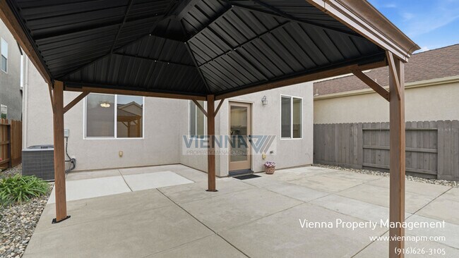 Building Photo - 3033 Ardley Dr