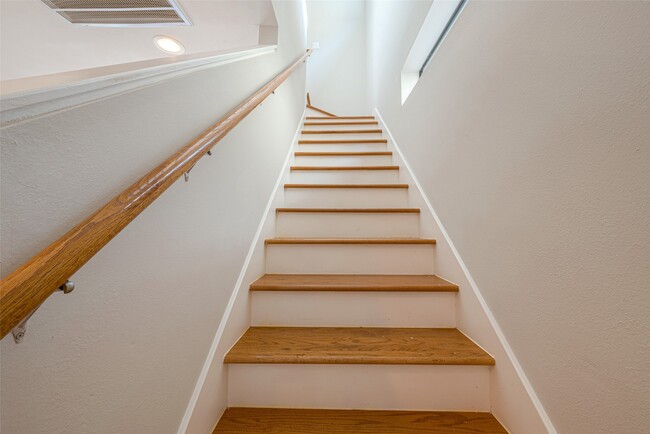 Building Photo - 4305 Eigel St