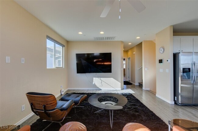 Building Photo - 172 Petaluma Valley Dr