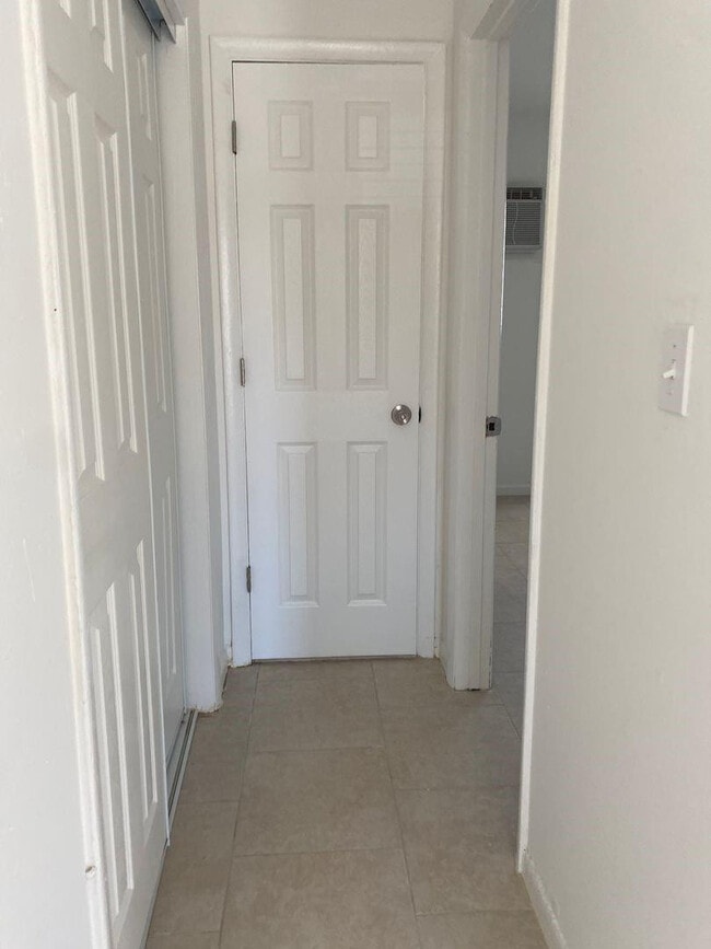 Building Photo - 3611 N Dixie Hwy