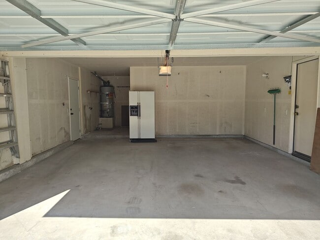 Building Photo - Very Spacious 3 Bedroom, 2.5 Bathroom House For Rent in Buena Park-Lots of Recent Upgrades!