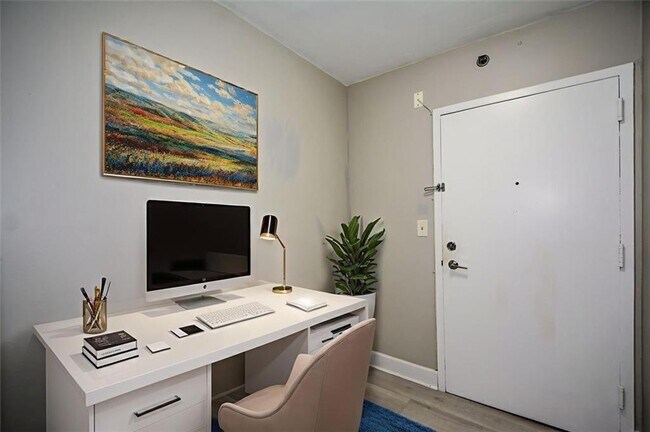 Building Photo - 620 Peachtree St NE