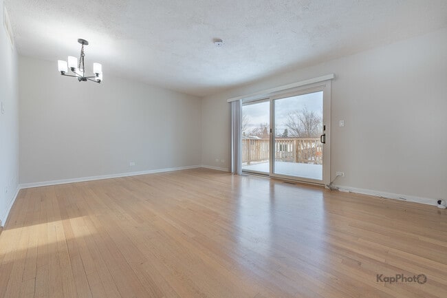 Building Photo - 8170 Northway Dr