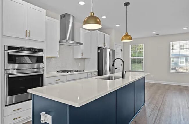 Building Photo - 1975 Fahey Dr