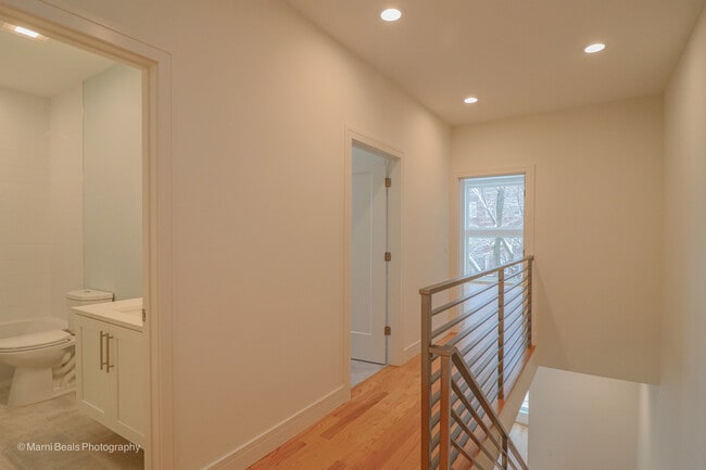 Building Photo - 6123 S Ellis Ave