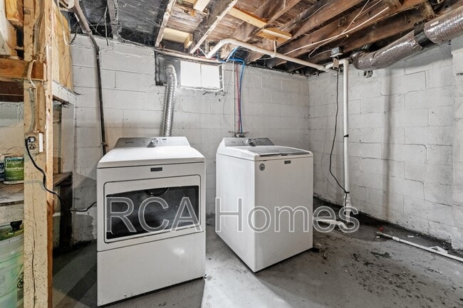 Building Photo - 603 N Sherman Dr