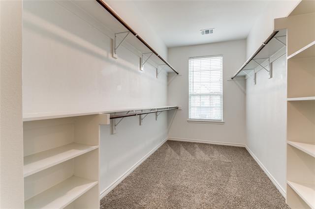 Building Photo - 2414 Klamath Dr