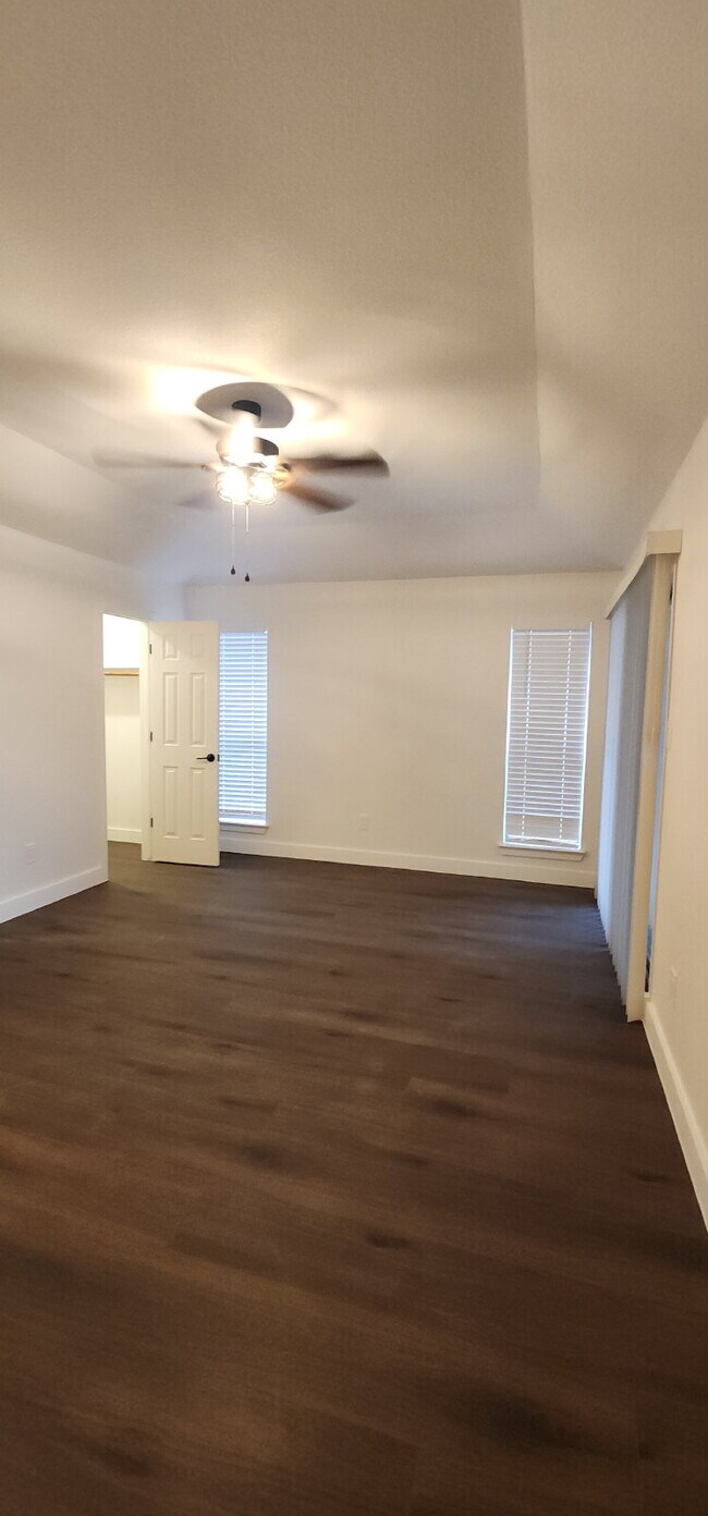 Building Photo - 1112 Concord Dr