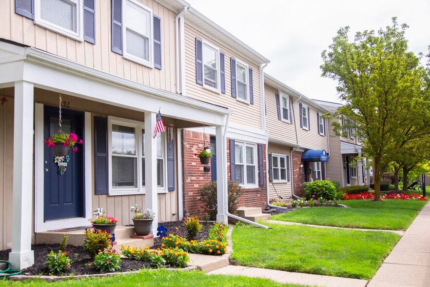 Private Entrance - Meadowfield Townhomes