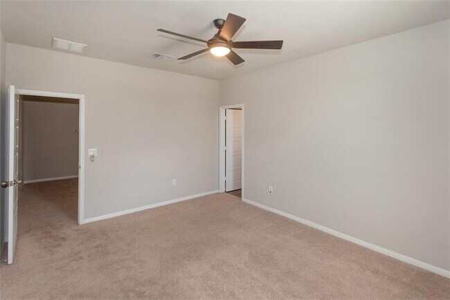 Building Photo - 1001 Zodiac Ln