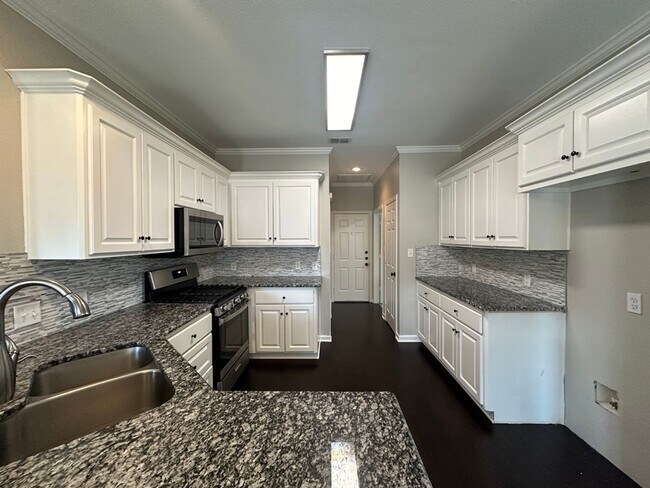 Building Photo - Stunning 4 Bed 3 Bath Home in WHISD!
