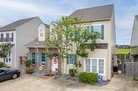 Building Photo - Sterling Townhomes