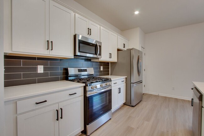 Building Photo - 1872 Holdens Hollow