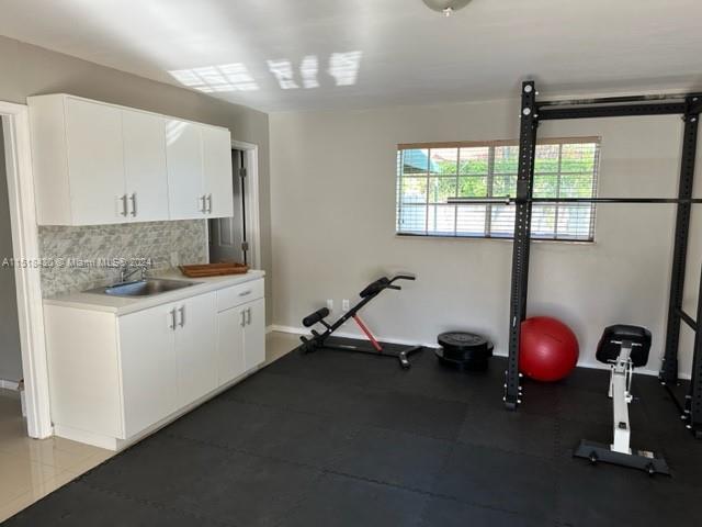 Building Photo - 9540 SW 68th St