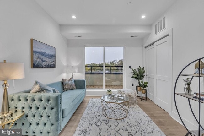 Building Photo - 1103 Fern St NW