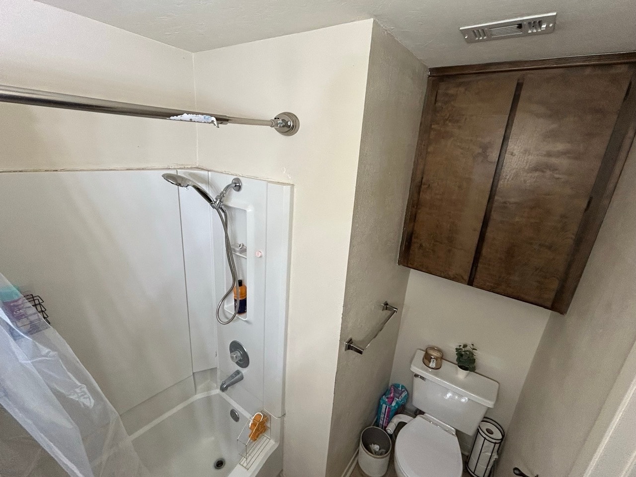 bathroom 1 - 702 Cross Timbers Dr